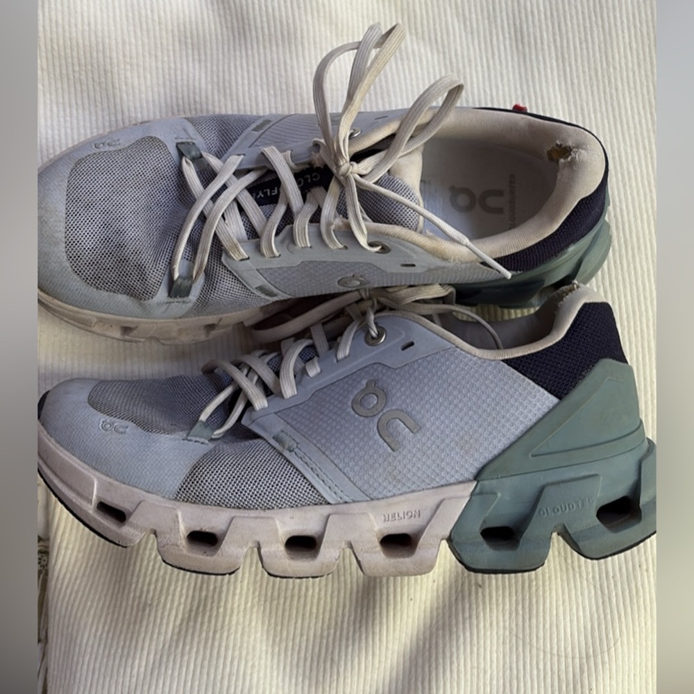 On Running Cloudflyer Sneakers